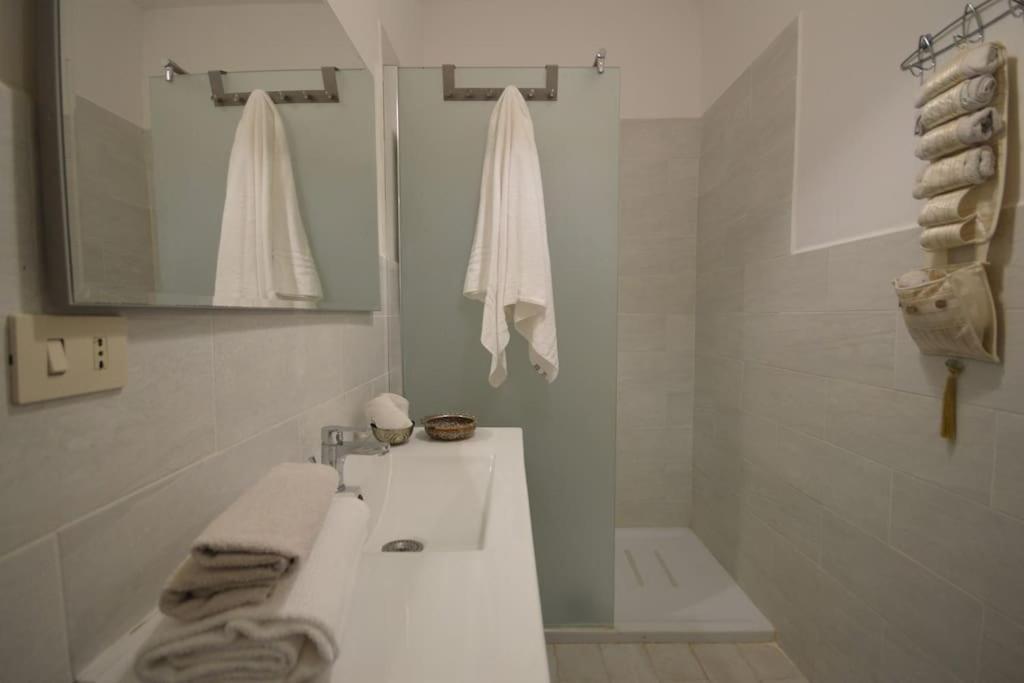 Apartment In Luxuryproperty Privatepool Garden Bbq Airc X8 Castelnuovo Di Porto Exterior foto