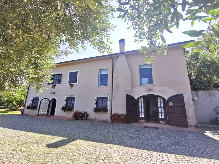 Apartment In Luxuryproperty Privatepool Garden Bbq Airc X8 Castelnuovo Di Porto Exterior foto